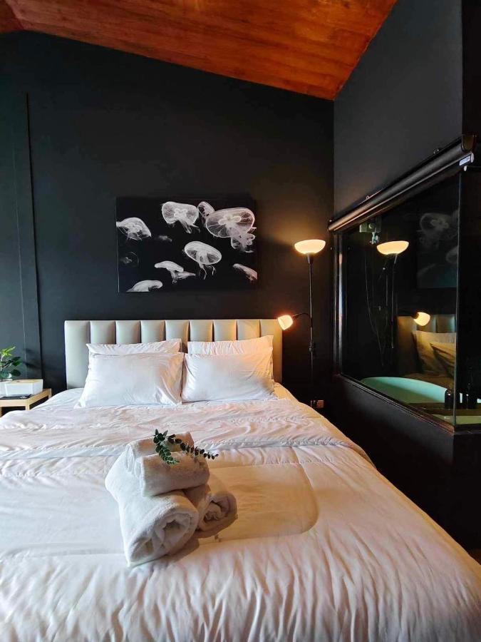 Mr Black & Ms White -Self Check In Accommodation Bangkok Exterior photo