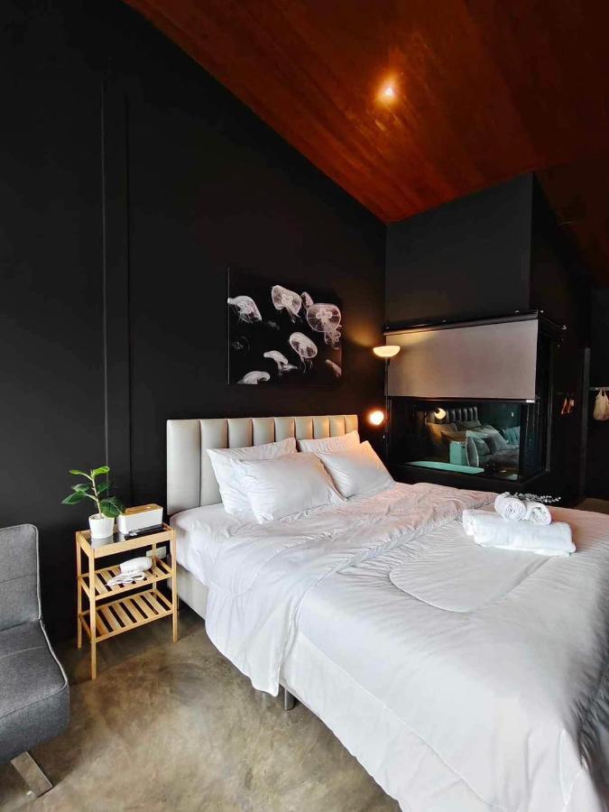 Mr Black & Ms White -Self Check In Accommodation Bangkok Exterior photo
