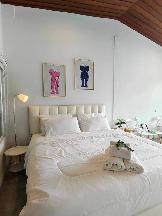 Mr Black & Ms White -Self Check In Accommodation Bangkok Exterior photo