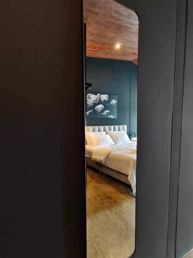 Mr Black & Ms White -Self Check In Accommodation Bangkok Exterior photo